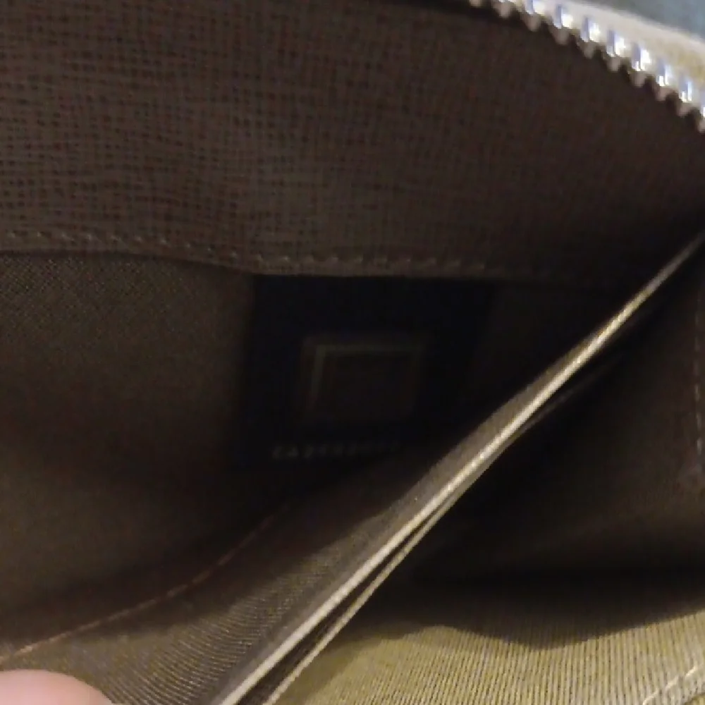 Fendi Full Zip Around Tan Women's Wallet (EUC) - Picture 5 of 13